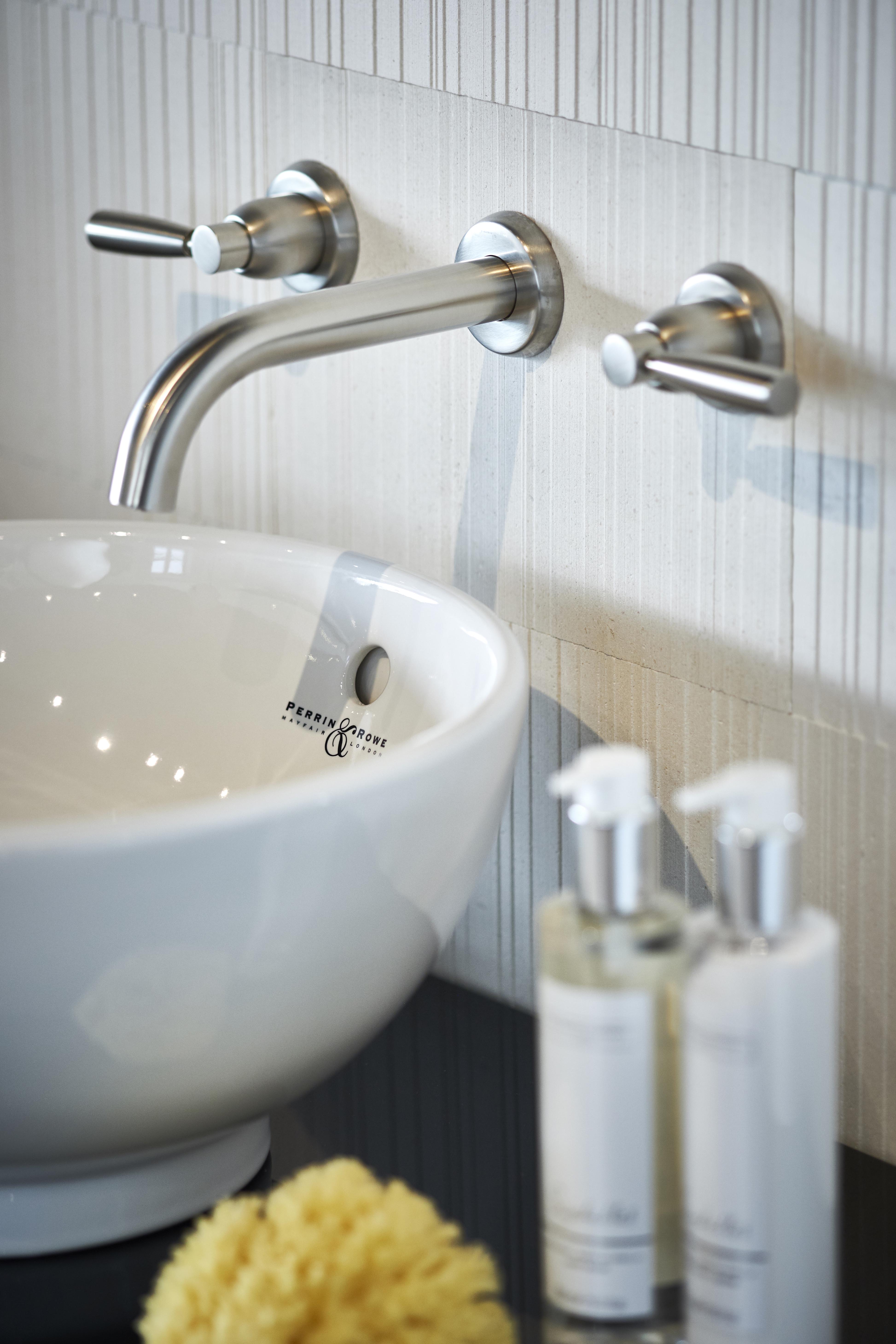 Langbourn Wall-Mounted Three-Hole Basin Set - Pewter