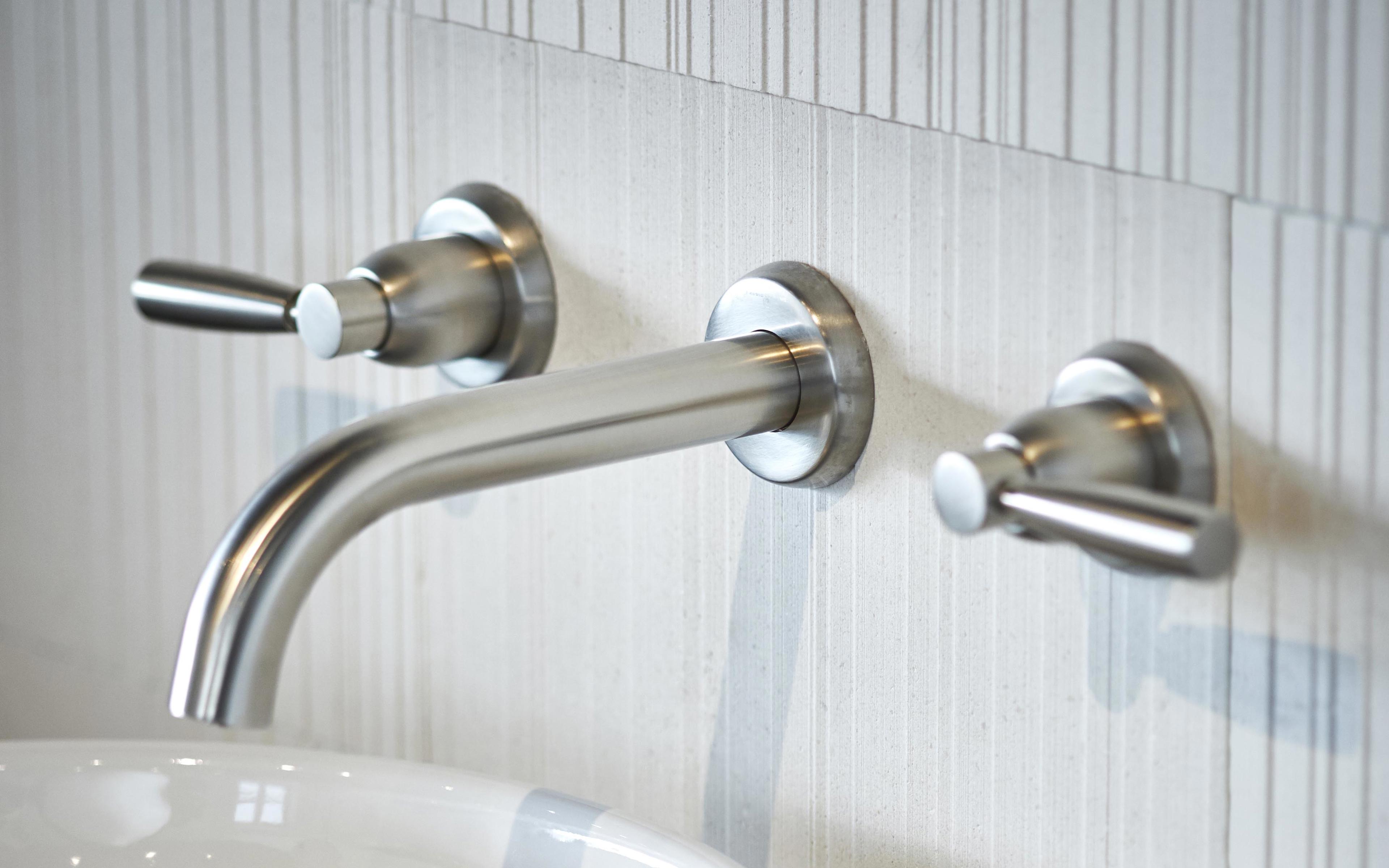 Langbourn Wall-Mounted Three-Hole Basin Set - Pewter